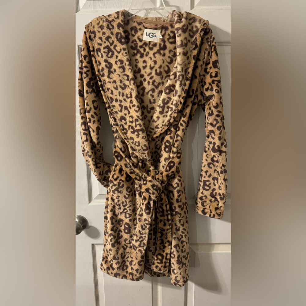 *NWOT* UGG Miranda Hooded Long Sleeve Fleece Cozy Leopard Print Robe